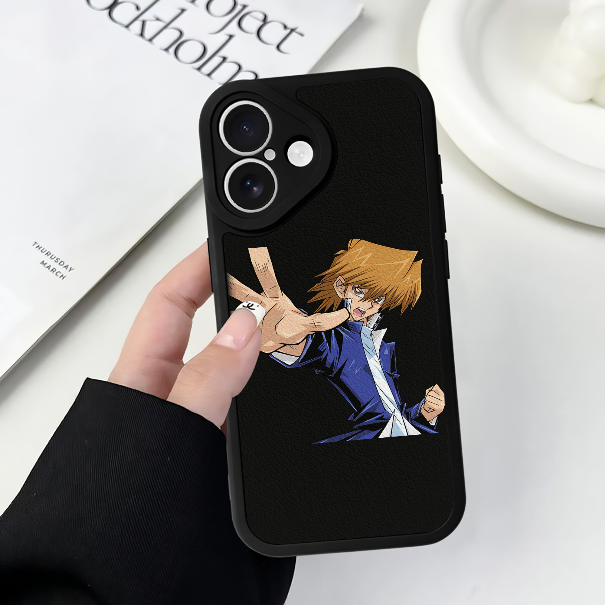 遊☆戯☆王 Yu-Gi-Oh! 【iPhone 16シリーズ対応】シリコンスマホケース（レザー調） 材質：シリコン